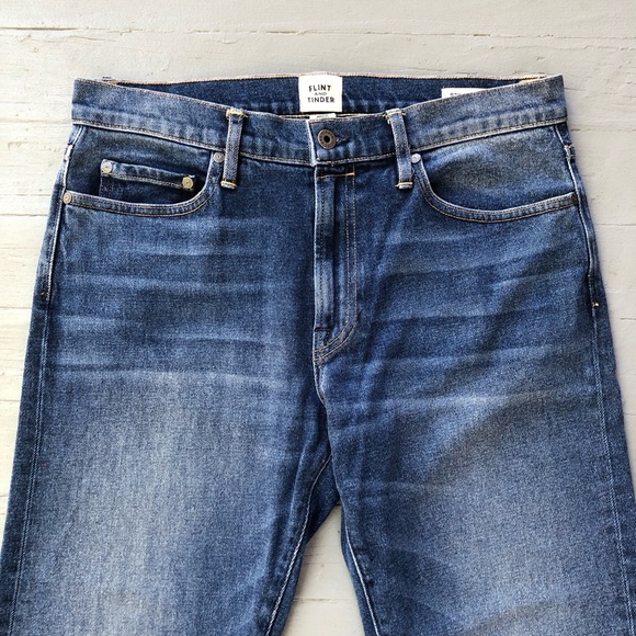 Flint and Tinder Men’s Jeans Size 31x32 Straight Fit Medium Wash Made in America - Picture 2 of 12